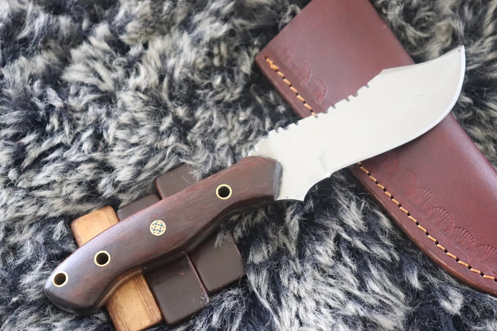 MKS HANDMADE D2 TOOL STEEL HUNTING BOWIE SKINNER KNIFE WALNUT WOOD HANDLE