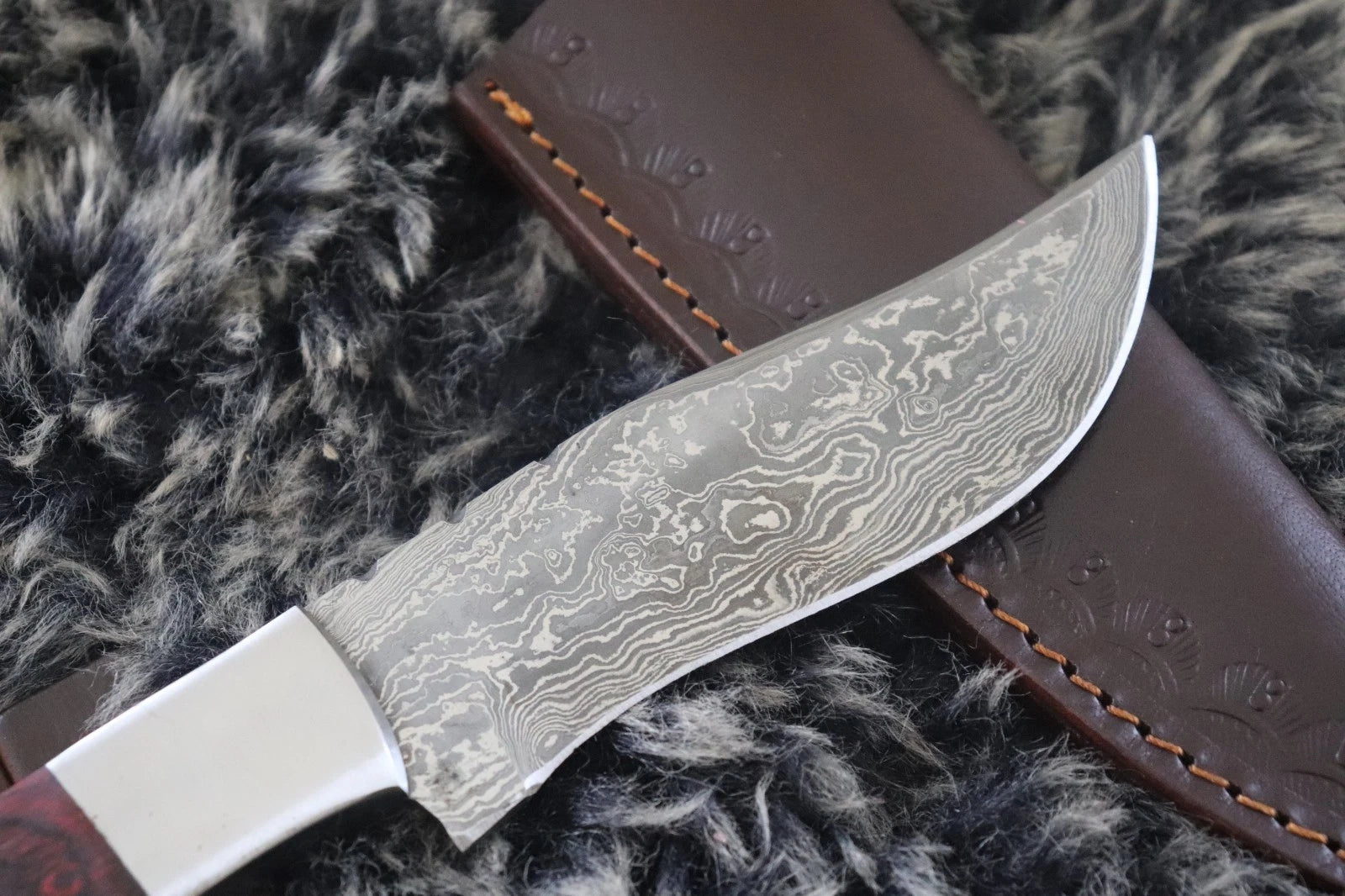 MKS HANDMADE DAMASCUS ART HUNTING CLIP-POINT BOWIE KNIFE WITH HARD WOOD HANDLE