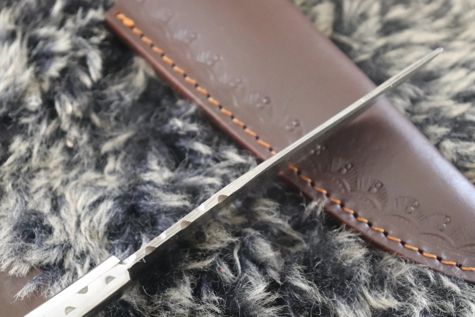 MKS HANDMADE DAMASCUS ART HUNTING CLIP-POINT BOWIE KNIFE WITH HARD WOOD HANDLE