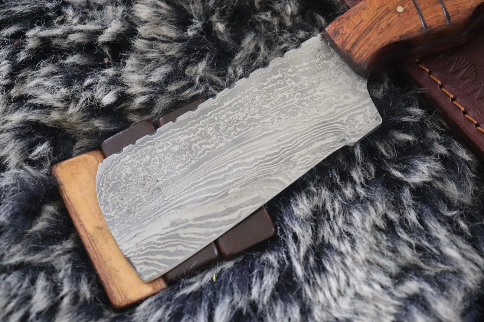 MKS HANDMADE DAMASCUS ART HUNTING WHARNCLIFFE KNIFE WITH WALNUT WOOD HANDLE