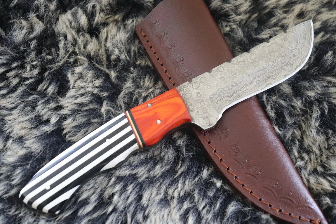 MKS HANDMADE DAMASCUS ART HUNTING CLIP-POINT KNIFE WITH HARD WOOD HANDLE