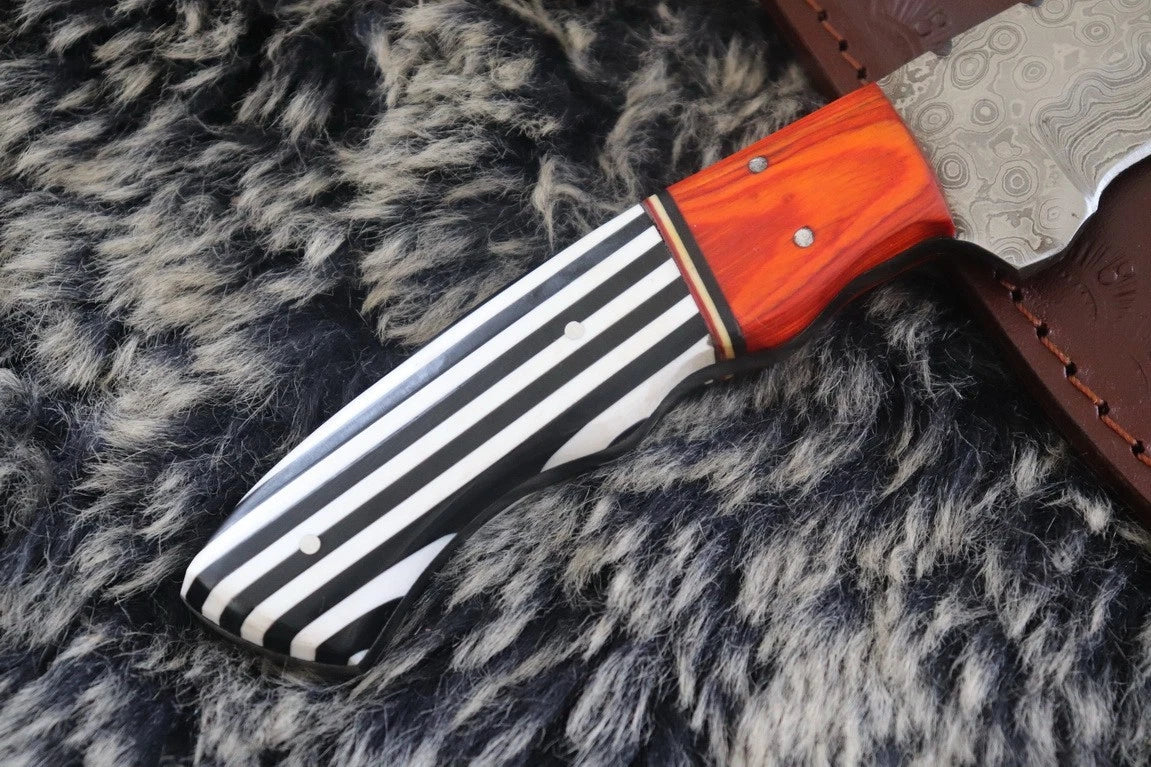 MKS HANDMADE DAMASCUS ART HUNTING CLIP-POINT KNIFE WITH HARD WOOD HANDLE