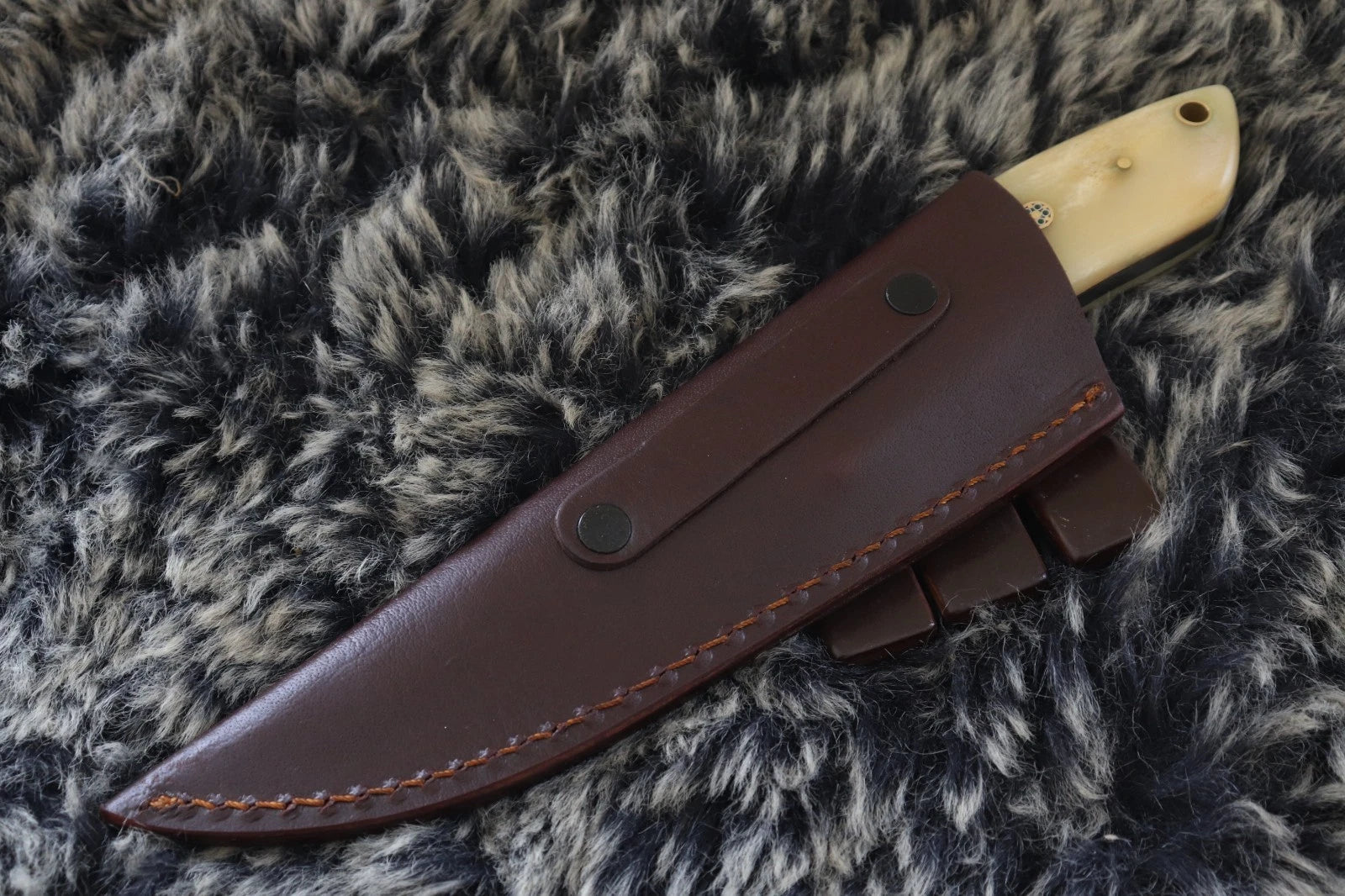 MKS HANDMADE DAMASCUS ART HUNTING DROP-POINT KNIFE WITH CAMEL BONE HANDLE