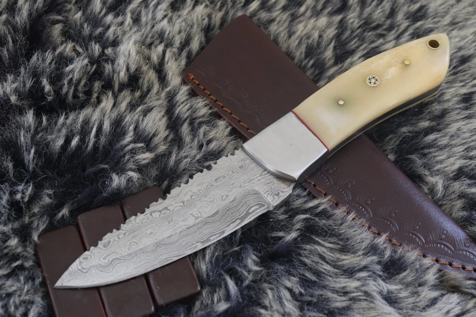 MKS HANDMADE DAMASCUS ART HUNTING DROP-POINT KNIFE WITH CAMEL BONE HANDLE
