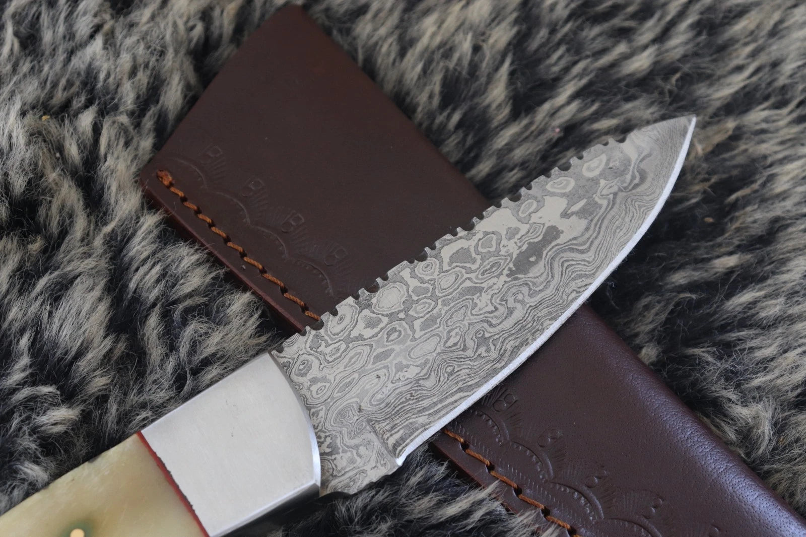 MKS HANDMADE DAMASCUS ART HUNTING DROP-POINT KNIFE WITH CAMEL BONE HANDLE