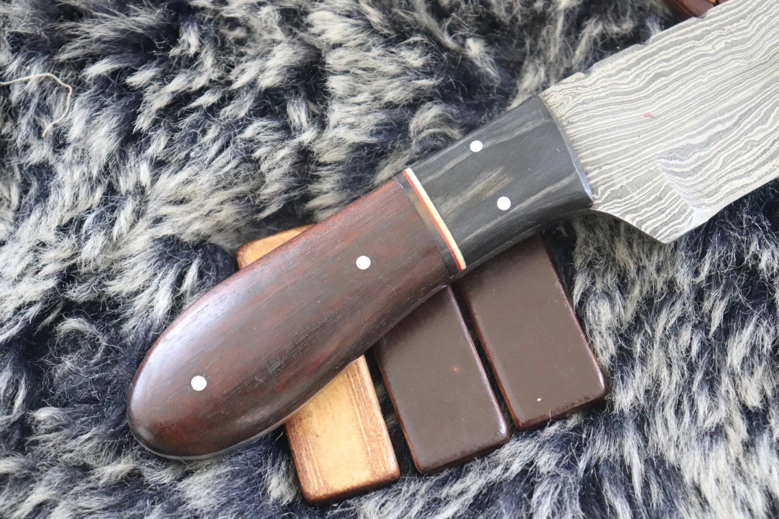 MKS HANDMADE DAMASCUS ART HUNTING SKINNER KNIFE WITH WALNUT WOOD HANDLE