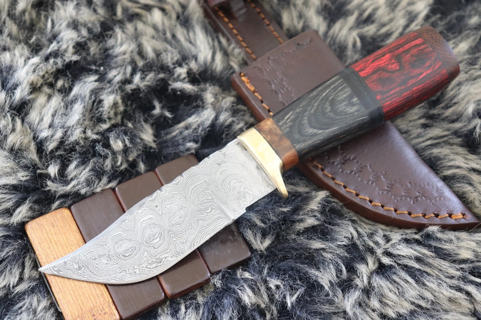 MKS HANDMADE DAMASCUS ART HUNTING CLIP-POINT KNIFE WITH HARD WOOD HANDLE