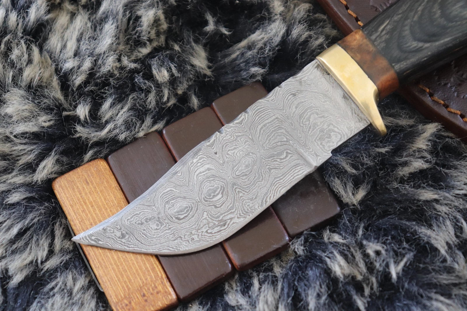 MKS HANDMADE DAMASCUS ART HUNTING CLIP-POINT KNIFE WITH HARD WOOD HANDLE