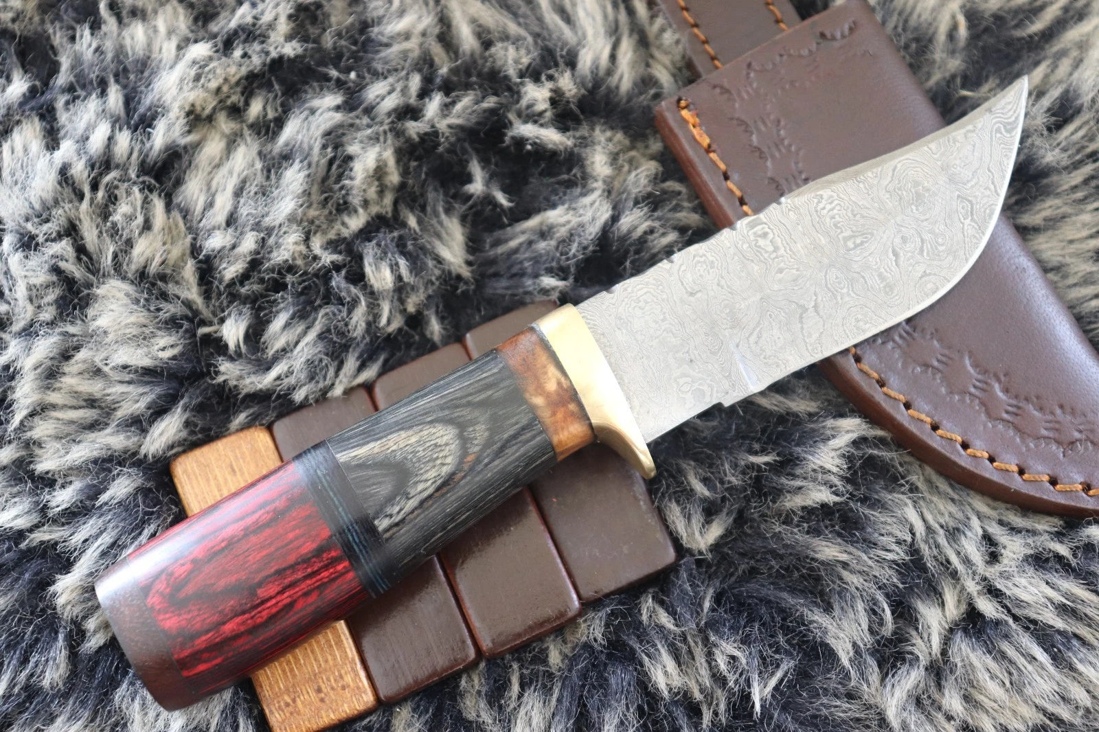 MKS HANDMADE DAMASCUS ART HUNTING CLIP-POINT KNIFE WITH HARD WOOD HANDLE