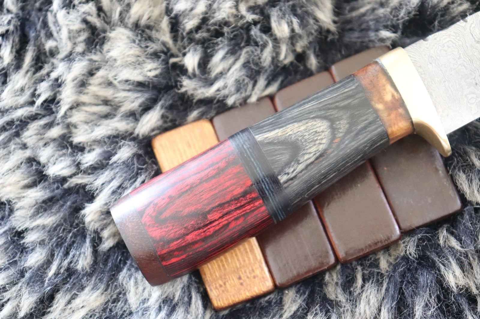 MKS HANDMADE DAMASCUS ART HUNTING CLIP-POINT KNIFE WITH HARD WOOD HANDLE