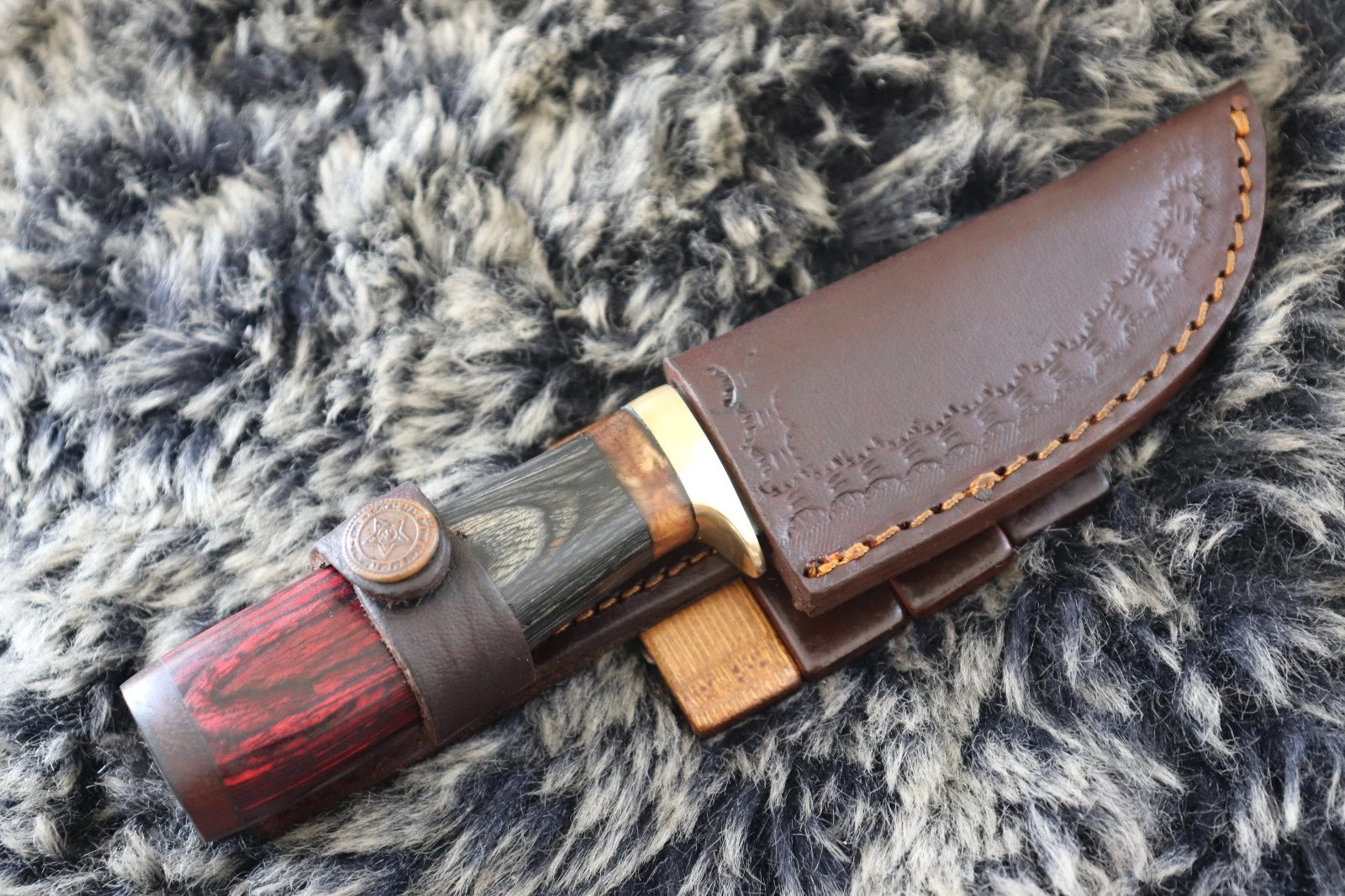 MKS HANDMADE DAMASCUS ART HUNTING CLIP-POINT KNIFE WITH HARD WOOD HANDLE