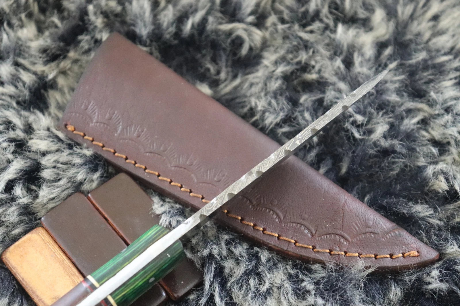 MKS HANDMADE DAMASCUS ART HUNTING DROP POINT KNIFE WITH WALNUT WOOD HANDLE